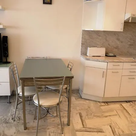 Appartement Sleeps 4 Air Con Wifi *